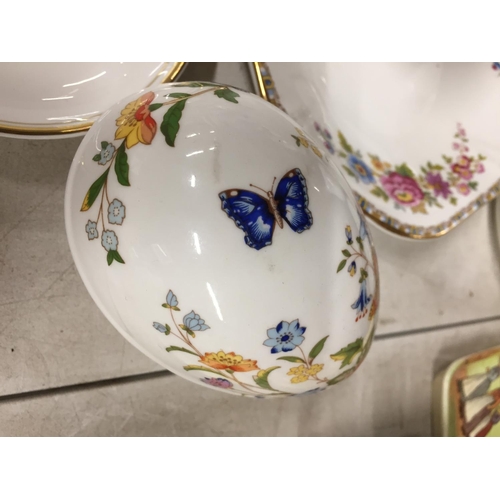 464 - A COLLECTION OF CHINA ITEMS TO INCLUDE AYNSLEY 'COTTAGE GARDEN', WEDGWOOD PIN TRAYS, TRINKET DISH, E... 