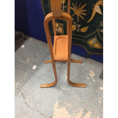 475 - A VINTAGE BENTWOOD JASPER CONRAN FOR HABITAT COAT/SUIT STAND HEIGHT 150CM