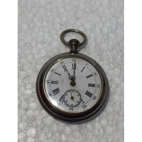 676 - A GENTS POCKET WATCH