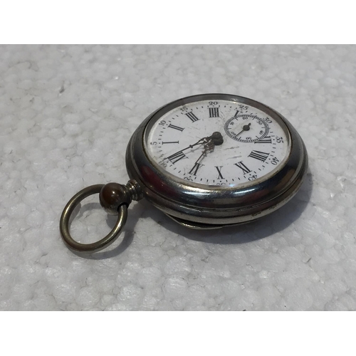 676 - A GENTS POCKET WATCH