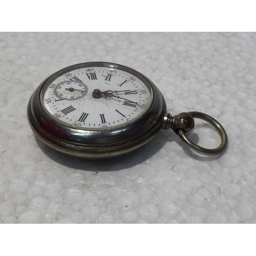 676 - A GENTS POCKET WATCH