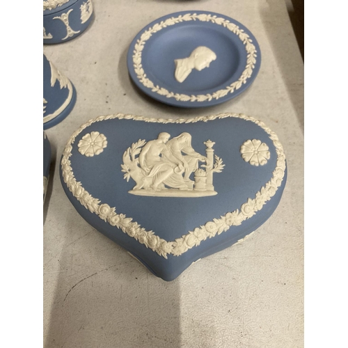 365 - A QUANTITY OF WEDGWOOD JASPERWARE POWDER BLUE AND DARK BLUE TO INCLUDE A TEAPOT, VASE, TRINKET BOXES... 