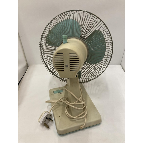 400 - A 1950'S PIFCO DESK FAN WORKING AT TIME OF CATALOGUING