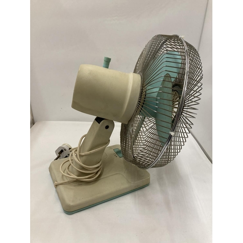 400 - A 1950'S PIFCO DESK FAN WORKING AT TIME OF CATALOGUING