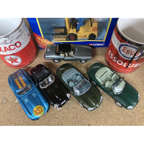 438 - TWO BOXED CORGI MODELS - A FORKLIFT TRUCK AND A BUS, A TEXACO AND ESSO MUG PLUS FIVE DIECAST CARS