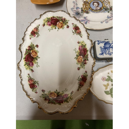 443 - A QUANTITY OF CERAMIC ITEMS TO INCLUDE BESWICK WARE LEAF DISHES, ROYAL ALBERT OLD COUNTRY ROSES FLUT... 