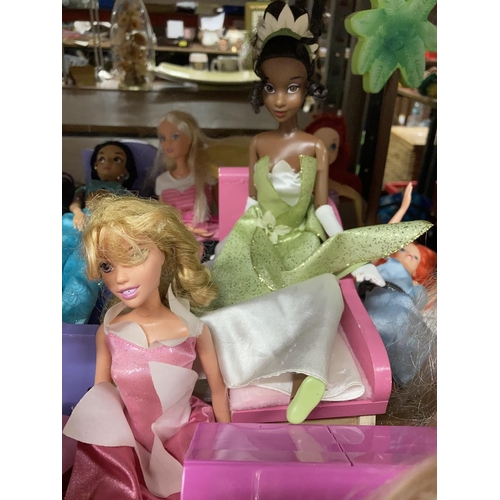 836 - A QUANTITY OF DOLLS AND ACCESORIES TO INCLUDE DISNEY