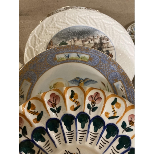 842 - A LARGE QUANTITY OF CABINET PLATES TO INCLUDE SOUVENIR PLATES, ETC