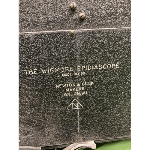 882 - A VINTAGE 'WIGMORE' EPIDIASCOPE MODEL W. F. 50, MADE BY NEWTON & CO LTD, LONDON.