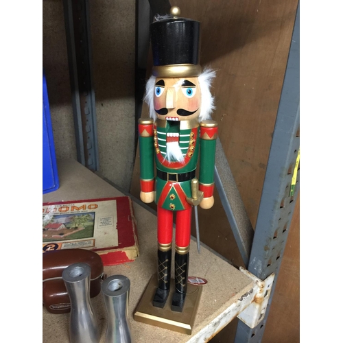 931 - A LARGE WOODEN NUTCRACKER HEIGHT 49CM, MODERN STEEL CANDLESTICKS, WADEHEATH COLOURFUL POTS, A LODOMO... 