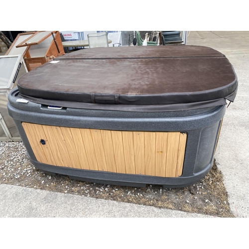 124 - A DAVEY SPA POWER HOT TUB BELIEVED WORKING BUT NO WARRANTY NO VAT