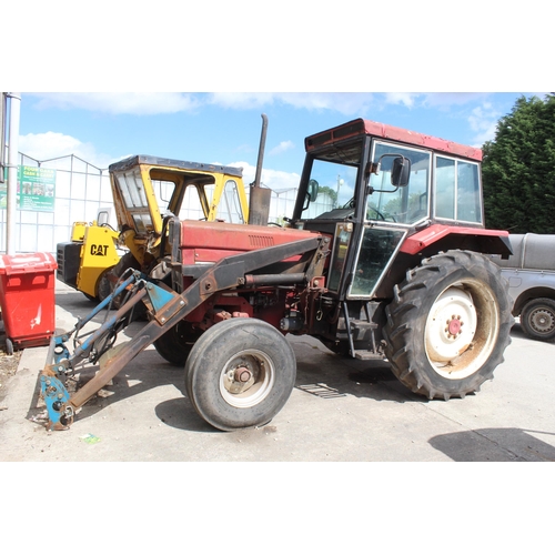 172 - INTERNATIONAL 584 TRACTOR NVO 133W & POWER LOADER WITH V5  N0  VAT