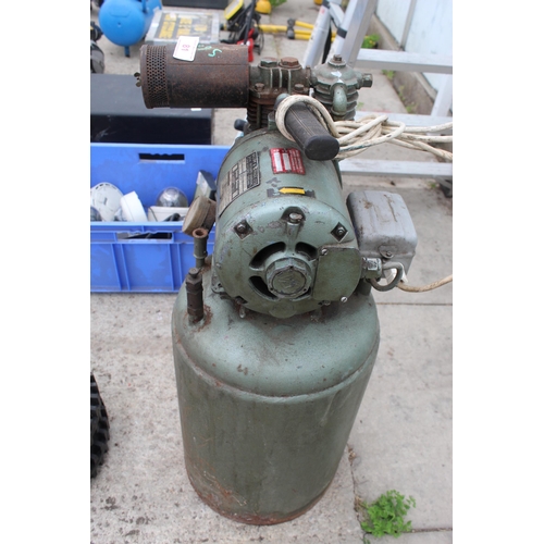 81 - BOOM AND WADE COMPRESSOR  NO VAT