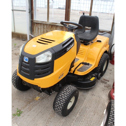 116 - CLUB CAT LT2 FORCE SERIES RIDE ON MOWER NO VAT