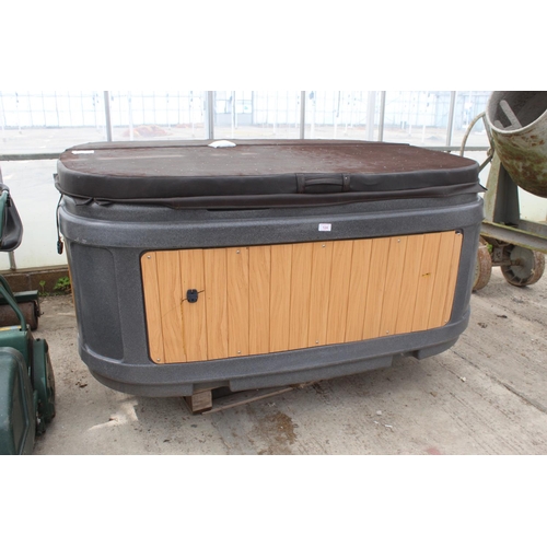 124 - A DAVEY SPA POWER HOT TUB BELIEVED WORKING BUT NO WARRANTY NO VAT