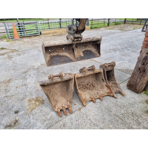 170 - TAKEUCHI TB125 MINI DIGGER 2006 SAME OWNER DRIVER SINCE 2008 WITH WEDGE LOCK QUICK HITCH 4 BUCKETS P... 