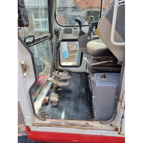 170 - TAKEUCHI TB125 MINI DIGGER 2006 SAME OWNER DRIVER SINCE 2008 WITH WEDGE LOCK QUICK HITCH 4 BUCKETS P... 