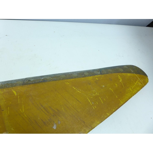 401 - A SECTION OF A VINTAGE WOODEN AEROPLANE PROPELLOR, MARKED S AND S AIRCRAFT LTD WINNIPEG, LENGTH 81CM