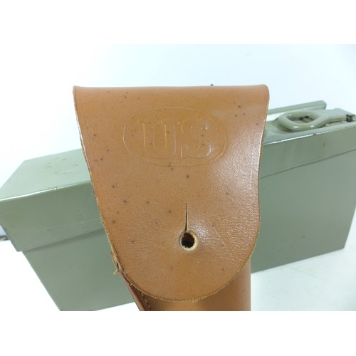 400A - A GREEN PAINTED AMMUNITION BOX AND A LEATHER US HOLSTER (2)