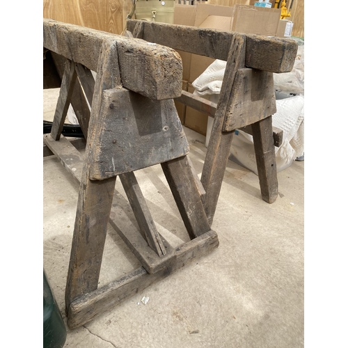 1498 - A PAIR OF VINTAGE WOODEN BUILDERS TRESTLE BASES