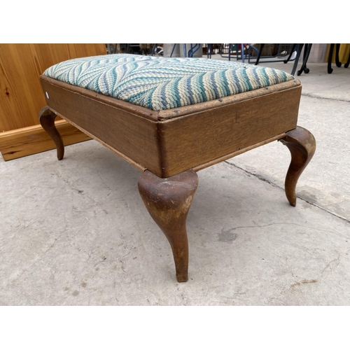 2645 - A SMALL CABRIOLE LEG STOOL, 27X14