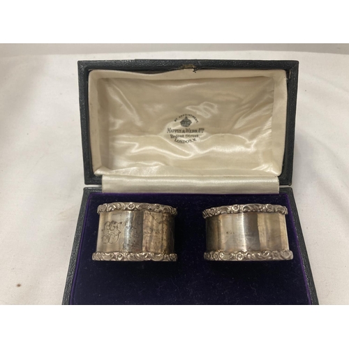 16A - A PAIR OF LONDON HALLMARKED SILVER MAPPIN AND WEB NAPKIN RINGS IN ORIGINAL BOX