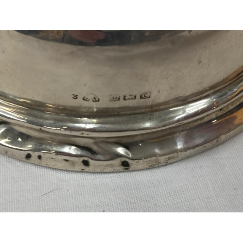 18A - A BIRMINGHAM HALLMARKED SILVER INKWELL GROSS WEIGHT: 693 GRAMS