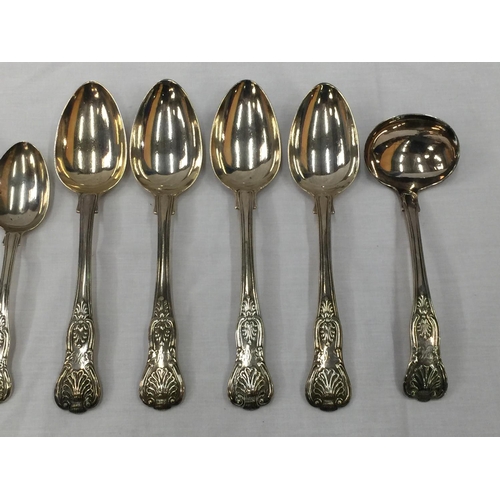 4 - A LARGE COLLECTION OF VICTORIAN LONDON HALLMARKED SILVER SPOONS WITH DECORATIVE HANDLES TO INCLUDE S... 