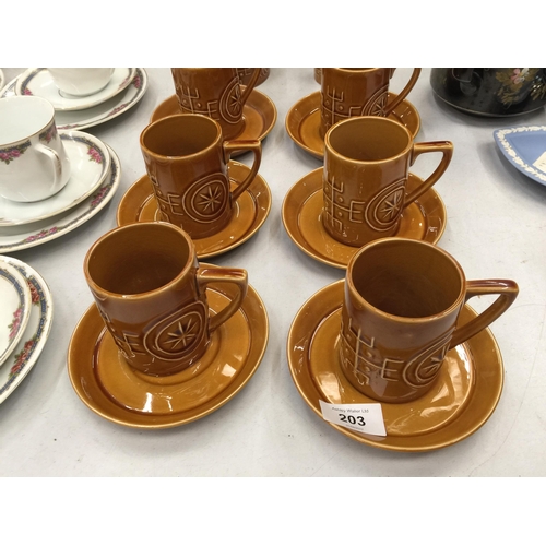 203 - A PORTMEIRION 'TOTEM' COFFEE SET TO INCLUDE COFFEE POT, CREAM JUG, SUGAR BOWL, CUPS AND SAUCERS