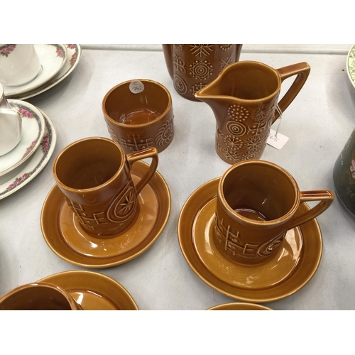 203 - A PORTMEIRION 'TOTEM' COFFEE SET TO INCLUDE COFFEE POT, CREAM JUG, SUGAR BOWL, CUPS AND SAUCERS