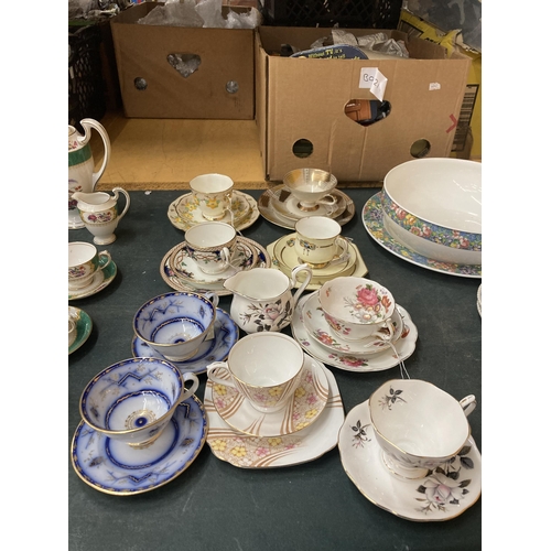 291 - A QUANTITY OF VINTAGE CHINA TRIOS AND CUPS AND SAUCERS TO INCLUDE ROYAL ALBERT, PARAGON, ETC PLUS A ... 