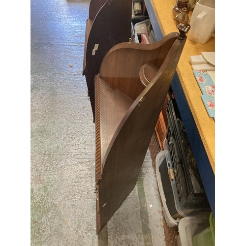 279A - A PAIR OF EDWARDIAN MAHOGANY ASTRAGAL GLAZED CORNER CABINETS WITH CARVED ARCHED TOPS AND LOCKING KEY... 