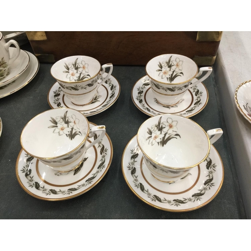 158 - EIGHT VINTAGE ROYAL WORCESTER 'BERNINA' CHINA CUPS AND SAUCERS