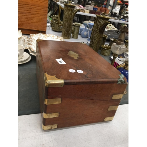 159 - A MAHOGANY WRITING SLOPE WITH BRASS DECORATION - IN NEED OF RESTORATION