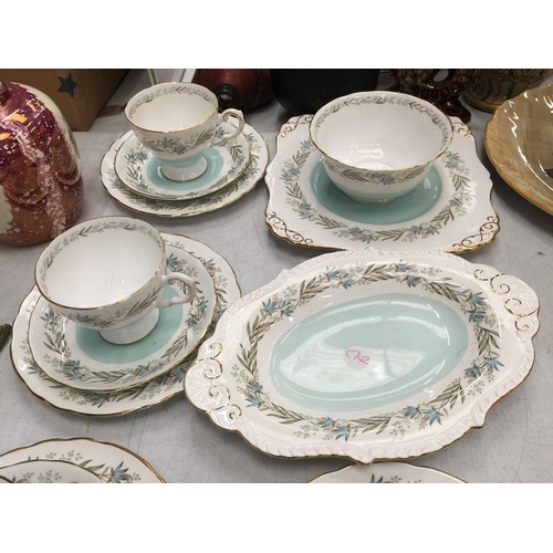 194 - A TUSCAN 'FRESCO' TEASET TO INCLUDE CUPS, SAUCERS, SIDE PLATES, SANDWICH AND CAKE PLATE, SUGAR BOWL ... 