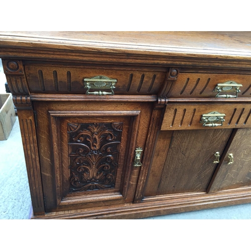 2560 - A VICTORIAN OAK SIDEBOARD, 72