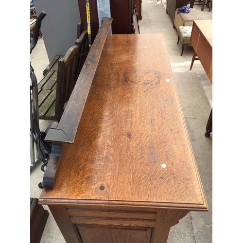 2560 - A VICTORIAN OAK SIDEBOARD, 72