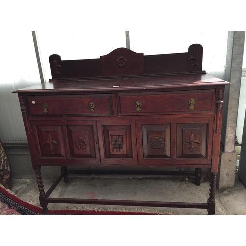 2566 - AN EARLY 20TH CENTURY OAK SIDEBOARD ON BARLEYTWIST LEGS, 54