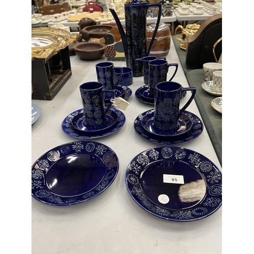 85 - A PORTMEIRION DEEP BLUE 'TOTEM' COFFEE SET TO INCLUDE COFFEE POT, CREAM JUG, SUGAR BOWL, SIX SIDE PL... 