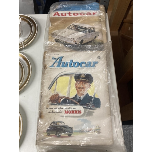 364 - TWO VINTAGE AUTOCAR MAGAZINES DATED 28 FEBRUARY 1964 AND JULY 18 1952