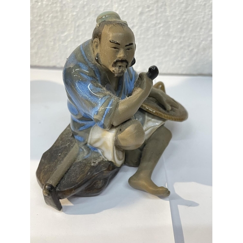 793 - A COLLECTION OF CHINESE CERAMIC MUDMEN TO INCLUDE A SHIWAN WOODCUTTER FIGURINE - 24 CM TOGETHER WITH... 