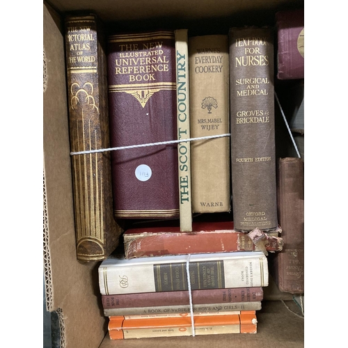 840 - A COLLECTION OF VINTAGE HARDBACK BOOKS TO INCLUDE 'THE COMPLETE FAMILY LAWYER', THE ILLUSTRATED UNIV... 