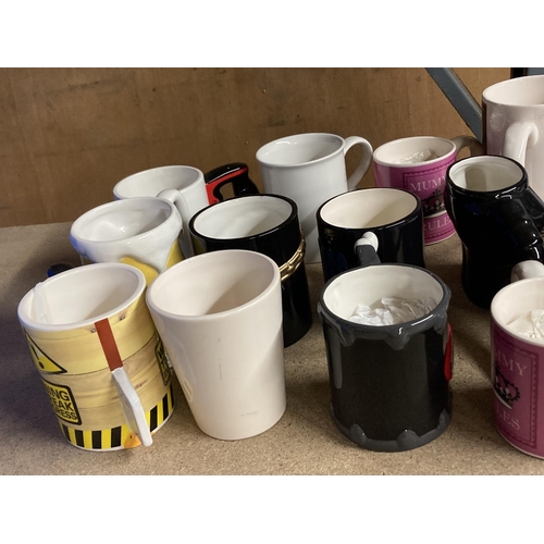 867 - A MIXED LOT OF COLLECTABLE MUGS TO INCLUDE MUMMY RULES, ROCKER, DADDY ROCKS, THE BOSS ETC