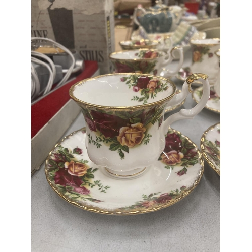 150 - A PART ROYAL ALBERT 'OLD COUNTRY ROSES' TEASET TO INCLUDE CUPS, SAUCERS, SUGAR BOWL AND CREAM JUG