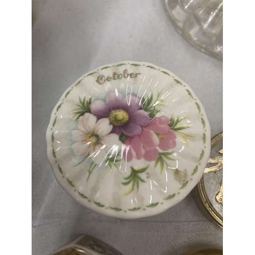 95 - A QUANTITY OF PILL BOXES TO INCLUDE FLORAL AND CERAMIC