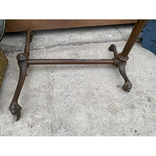 1257 - A DECORATIVE VINTAGE ADJUSTBALE MUSIC STAND