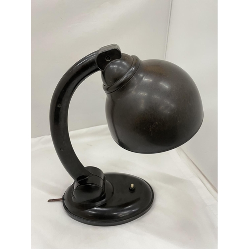 14A - A VINTAGE BAKELITE LAMP