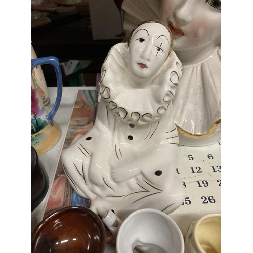 279 - A LARGE QUANTITY OF CERAMICS TO INCLUDE PLATES, JUGS, VASES, WALL PLAQUE, 'PIERROT' STYLE CLOWNS, ET... 