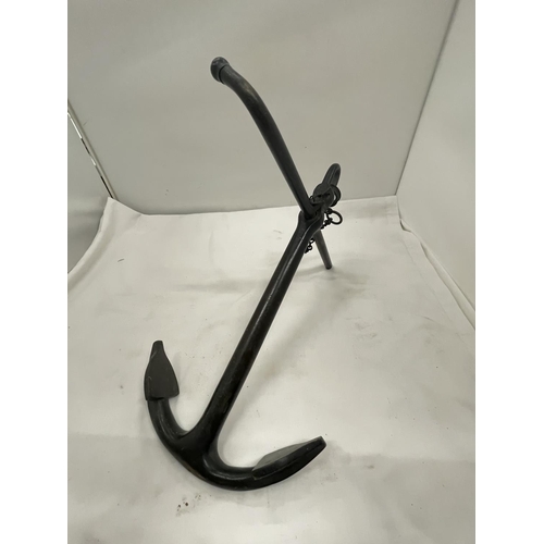 34 - A METAL ANCHOR 37CM LONG