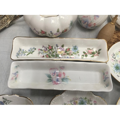 195 - A QUANTITY OF AYNSLEY 'WILD TUDOR' AND 'LITTLE SWEETHEART' CHINA TO INCLUDE PLATES, DISHES, BOWLS, A... 